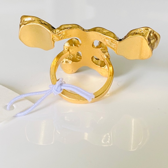 NEW Tory Burch BRUTALIST Logo Ring Size 7 18k GP - Picture 3 of 8